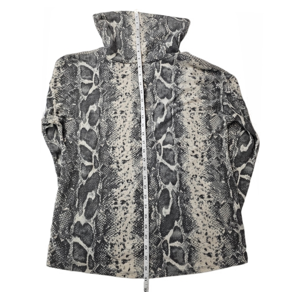 Cable & Gauge Black and White Snake Print Cowl Neck Turtleneck Sweater - Picture 12 of 14